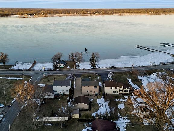 4th image of 4178 E River Rd