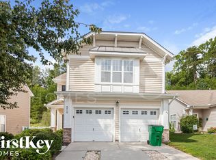 9515 Long Hill Dr, Charlotte, NC 28214