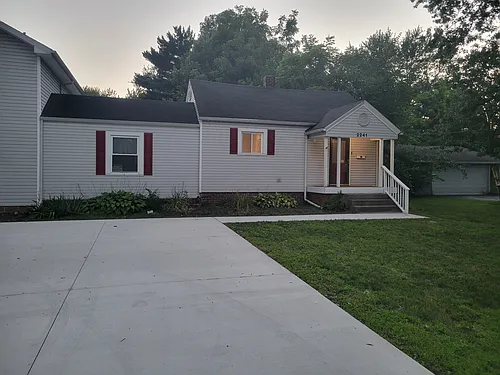 2241 Vaness Dr Photo 1