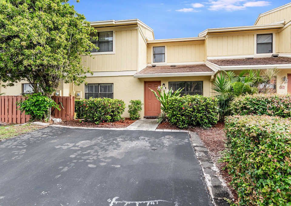 1st image of 5319 Jog Ln