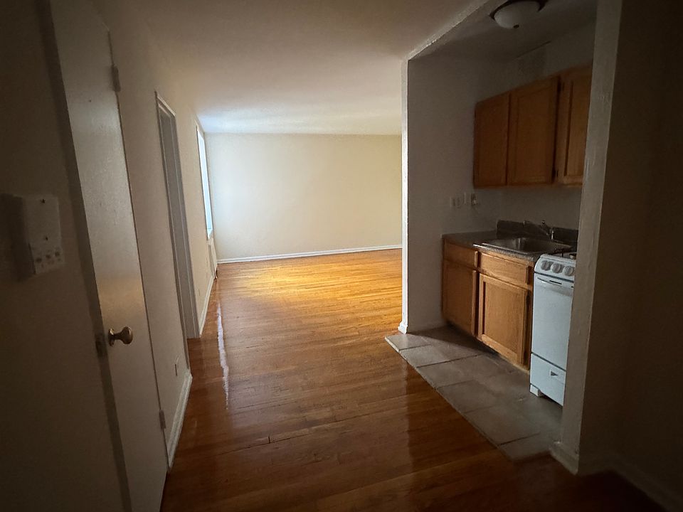 1st image of 14719 84th Dr #2F