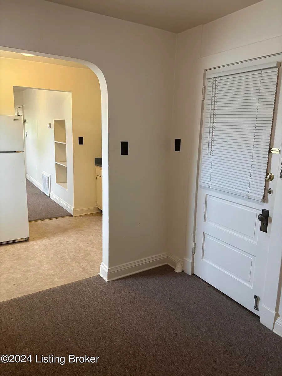 Building Photo - 306 S Ewing Ave #4