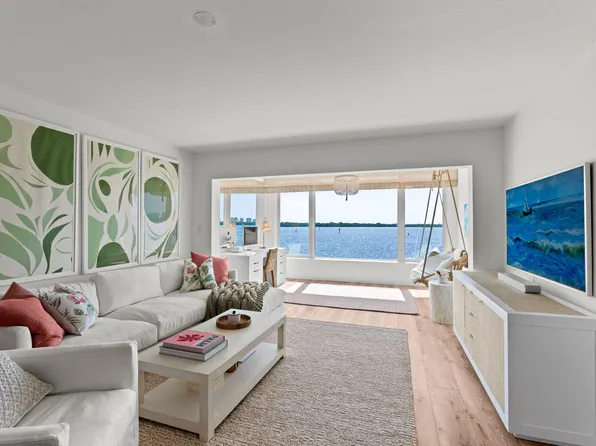 52 YACHT CLUB Drive #204, North Palm Beach, FL 33408