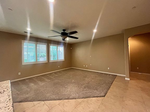 4th image of 2126 N Lindsay Ct