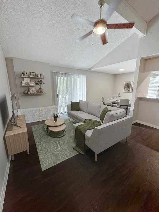 2 bed, 1.5 bath, 940 sqft, $1,495 — Photo 2