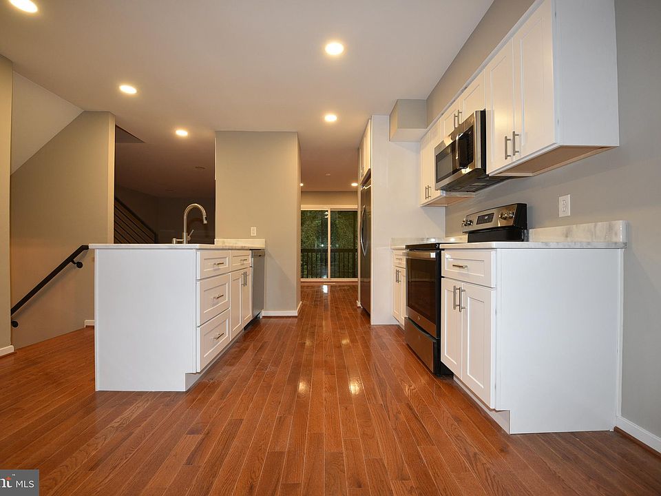 1st image of 4718 Deer Run Ct