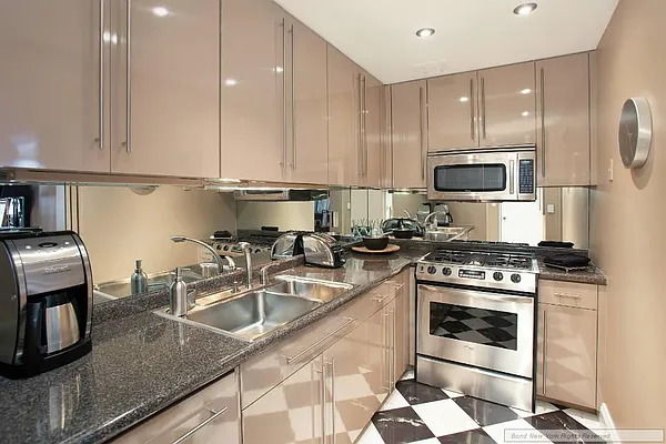 Sold by Bond New York | media 10