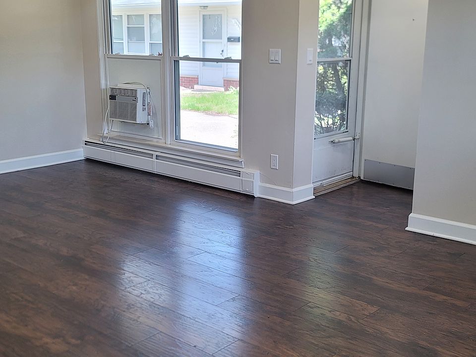 1st image of 1337 W Farnum Ave