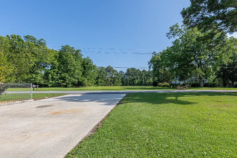 Cozy 2 Bed, 1 Bath Single Family Home | Beaufort | $1475 mo. — Photo 3