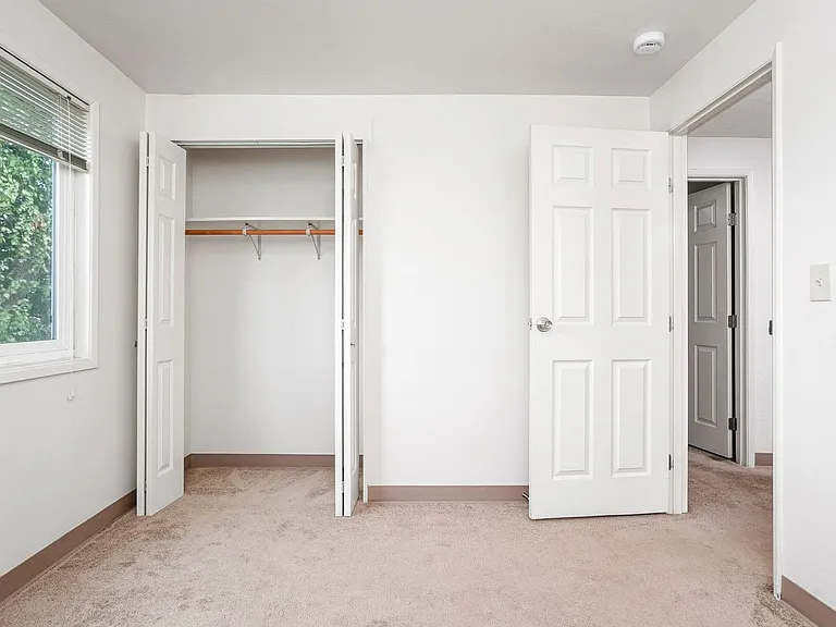 286-Maple Square Apartments — Photo 11