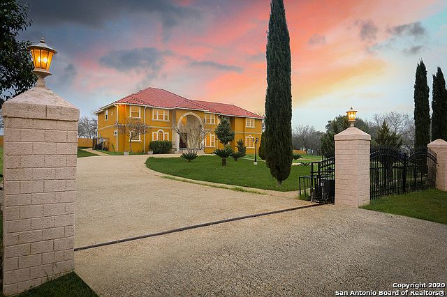 1st image of 539 Oak Knoll Dr