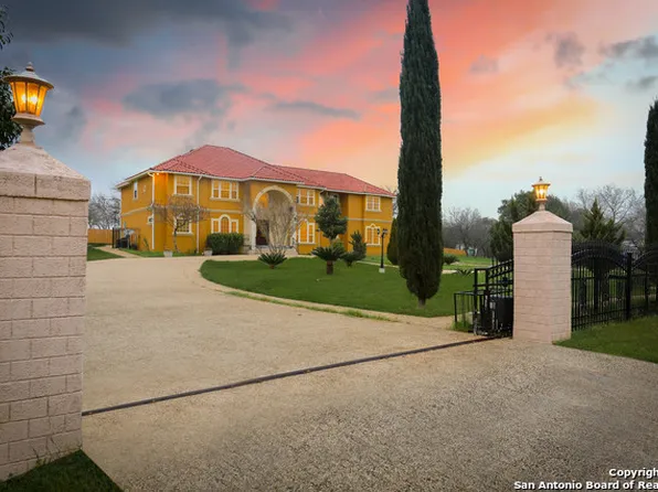 539 Oak Knoll Dr, San Antonio, TX 78228