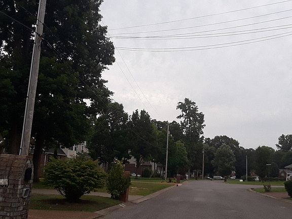 4th image of 306 Orchard Park Dr