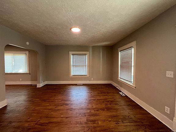 2nd image of 1012 E Taylor St