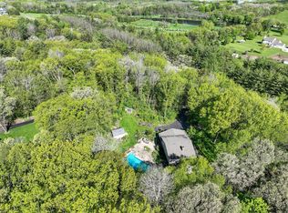 2225 Springwood Ln, Burlington, WI 53105