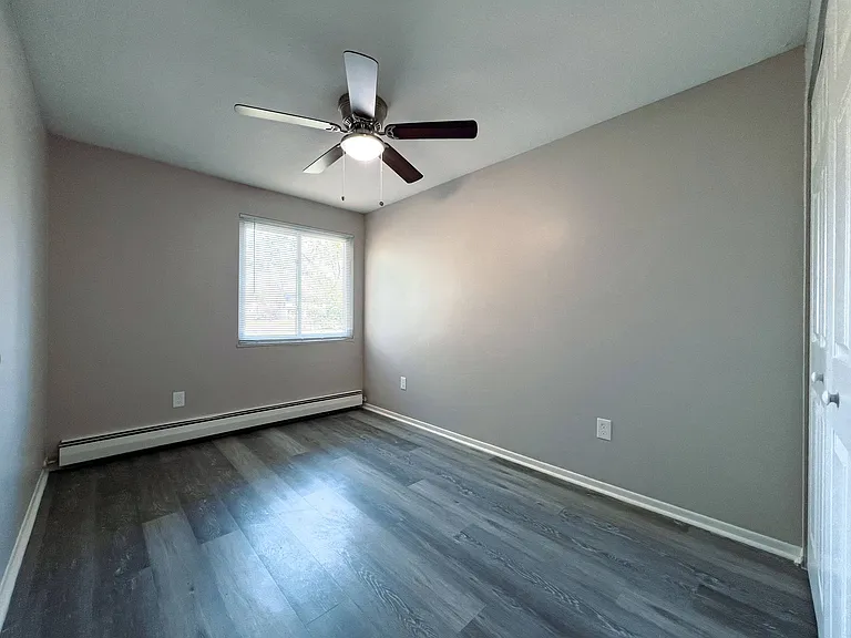 Stoney Creek Apartments — Photo 7