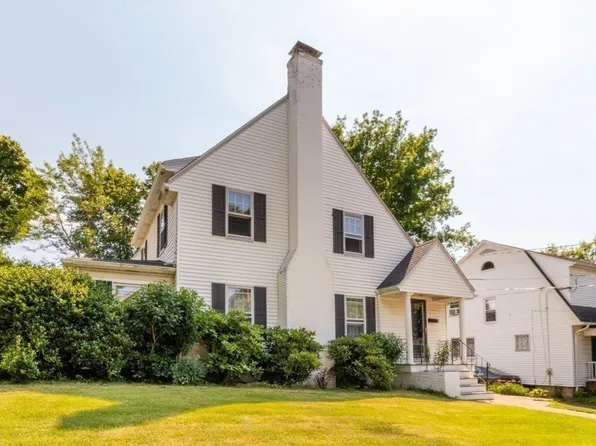 142 Jackson St, Newton, MA 02459