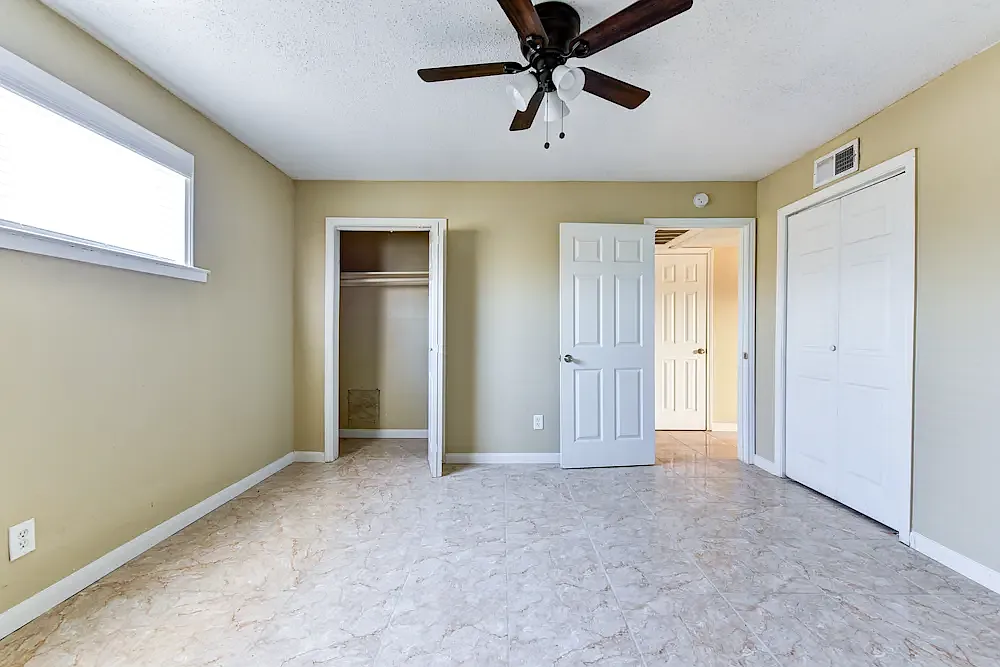 Schroeder Apartments — Photo 3