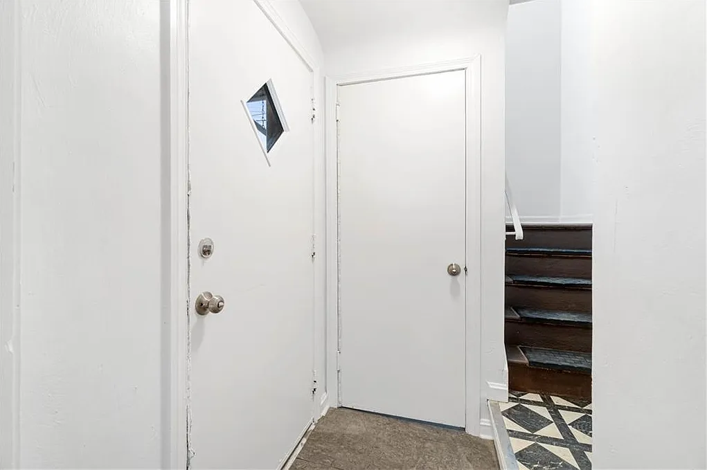 2 bed, 1000 sqft, $1,700 — Photo 3