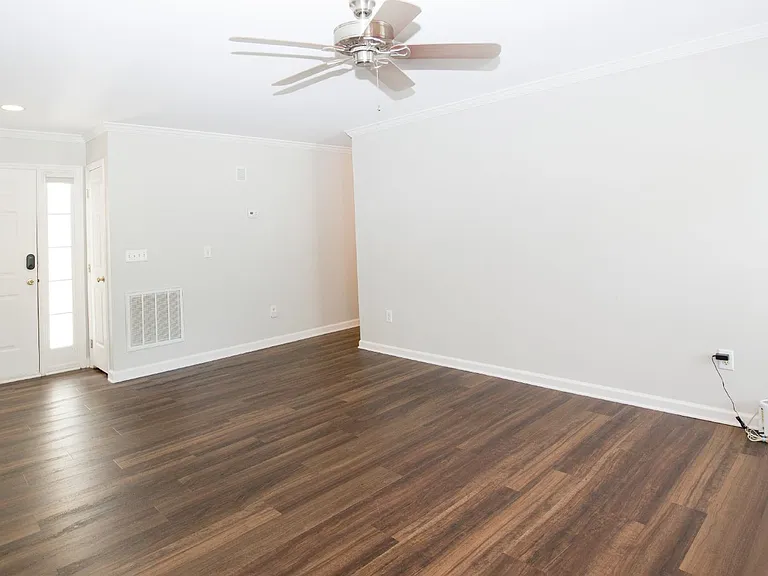 184 Olde Farm Rd — Photo 9