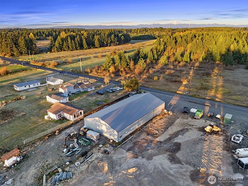 4th image of 316 Meier Road