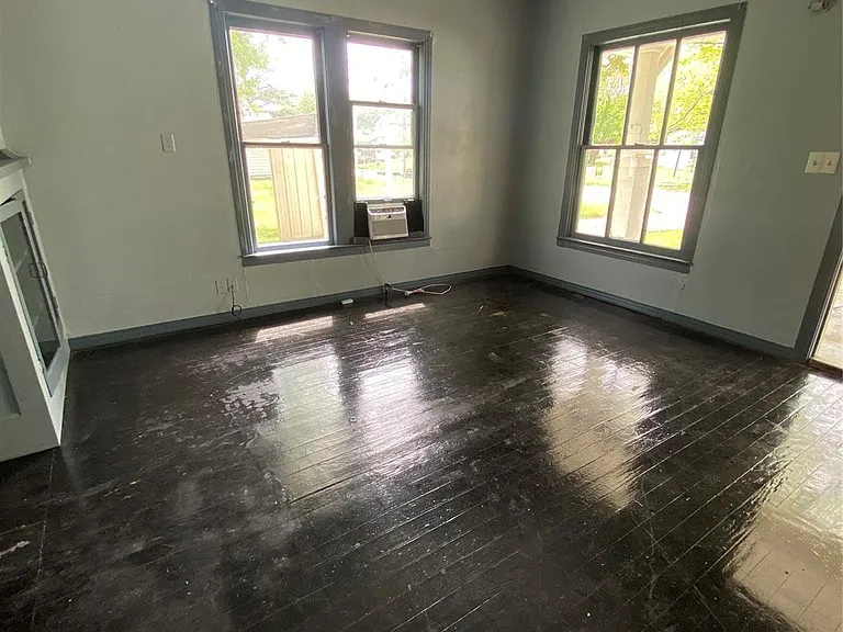 309 E Nelson St #B — Photo 3