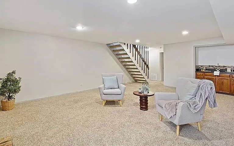 440 W Rockrimmon Blvd #G — Photo 16