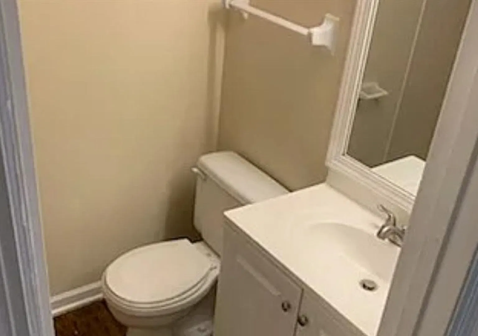 1600 Arlyn Cir — Photo 3