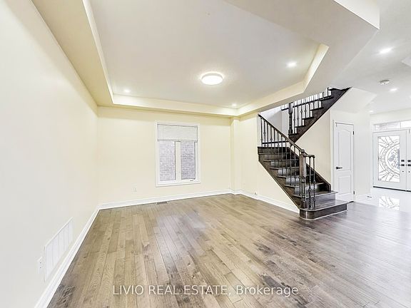 5th image of 232 Thorndale Rd