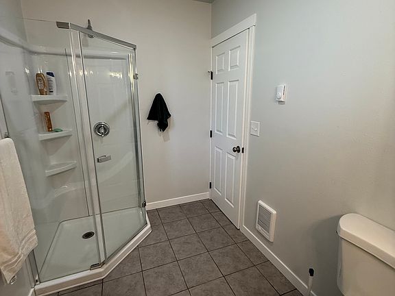 5th image of 37 Lakeview Rd