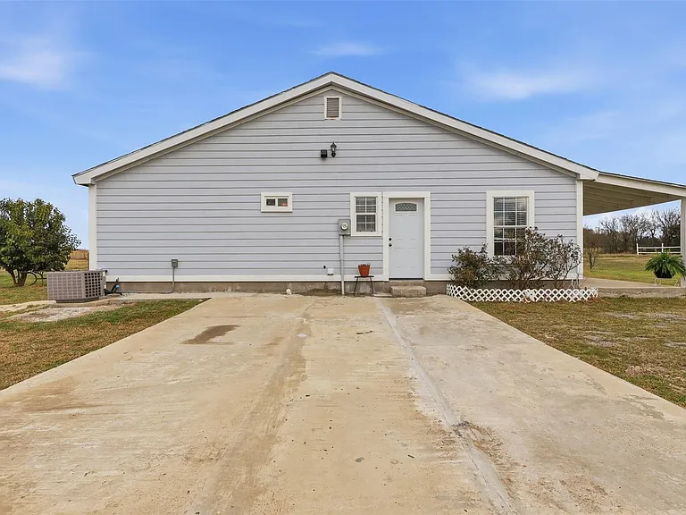 304 County Road 2260 — Photo 16
