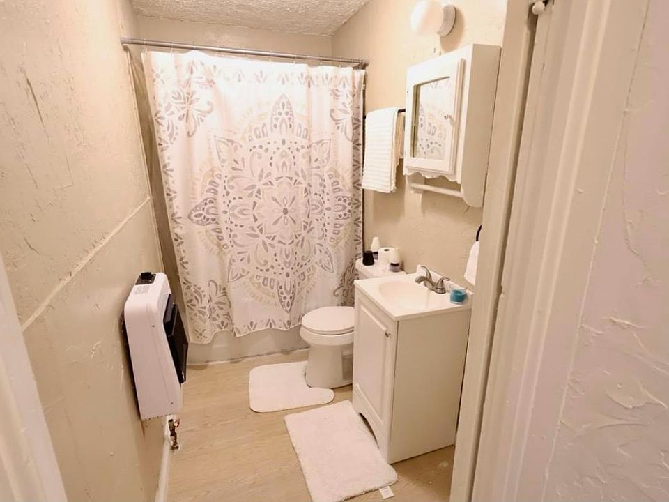 2nd image of 512 W Pine Ave