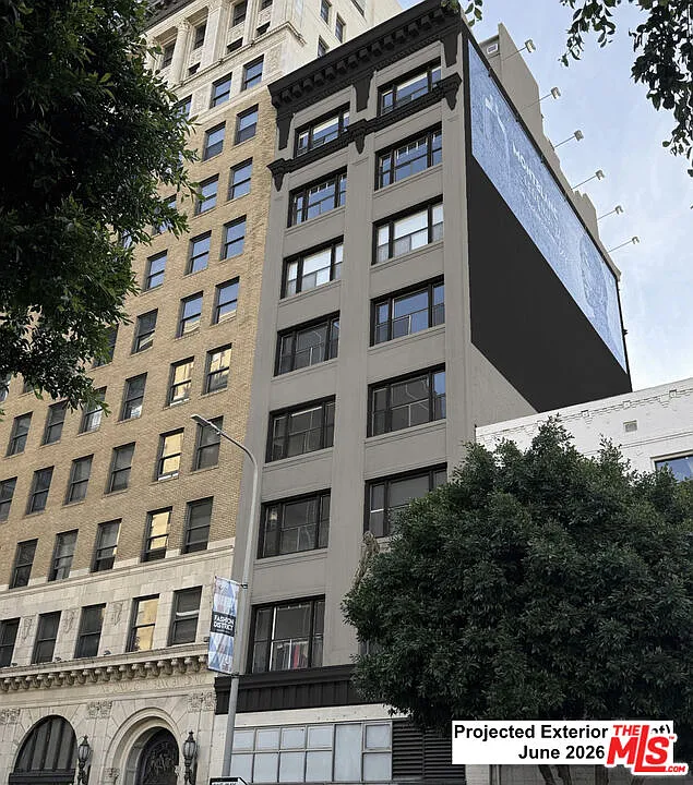 Building Photo - 814 S Spring St #8
