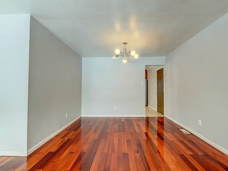 15481 Duxbury Way — Photo 13