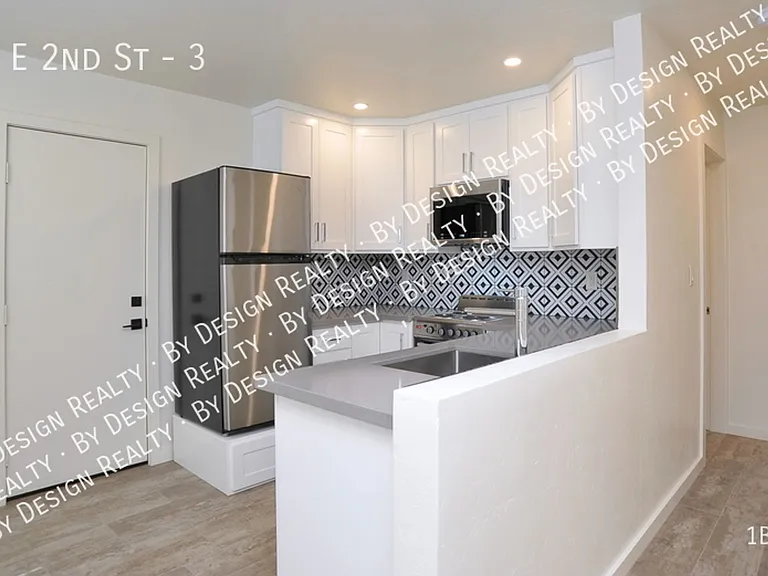 3618 E 2nd St — Photo 10