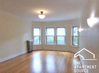 914 Crain St APT A-1N, Evanston, IL 60202