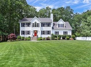 5 Symmes Rd, Franklin, MA 02038