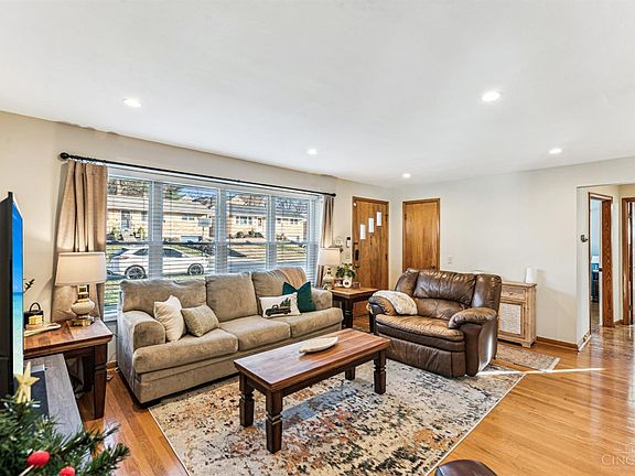 4th image of 5340 Briarhill Dr