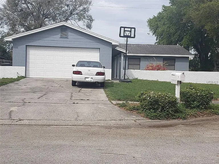 329 Hormigas St — Photo 5
