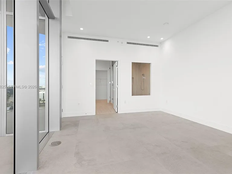 2411 Laguna Cres #606 — Photo 18