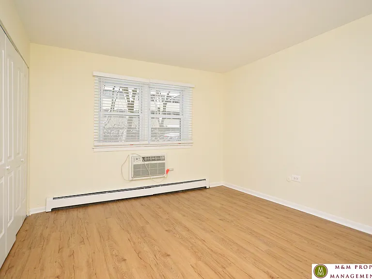 315 N Maple — Photo 28