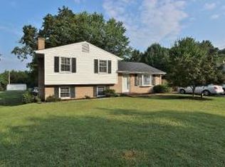 5803 Arcturus Dr, Roanoke, VA 24018