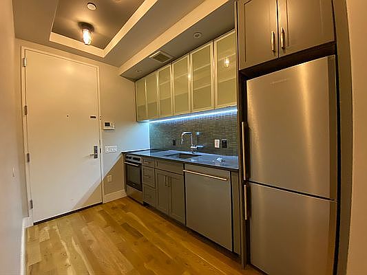 2nd image of 69 Ten Eyck St APT 3L