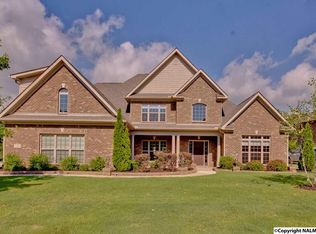 130 Featherstone Ln SE, Owens Cross Roads, AL 35763
