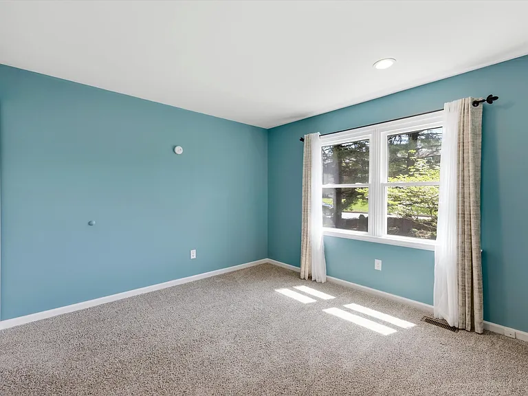 615 W Rosedale Ave — Photo 18