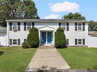 207 Stillwater Dr, Warwick, RI 02889