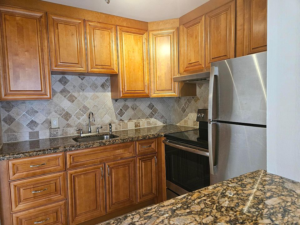 1st image of 352 Camden O