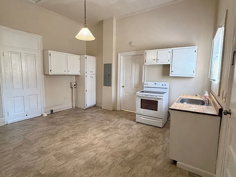 1300 N Broad St NE — Photo 15