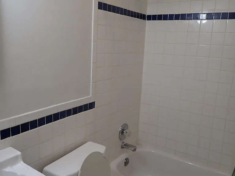 410 W McPherson St #2 — Photo 5