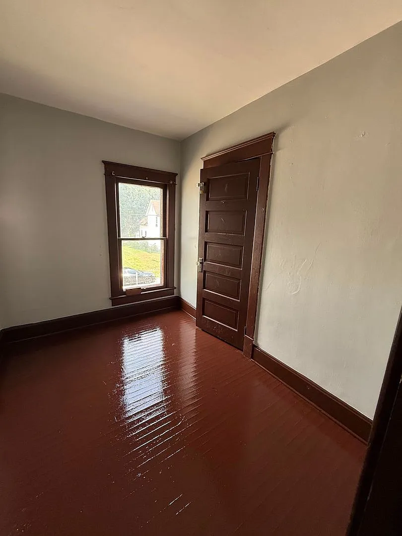 4 bedrooms 2 bathrooms house — Photo 2